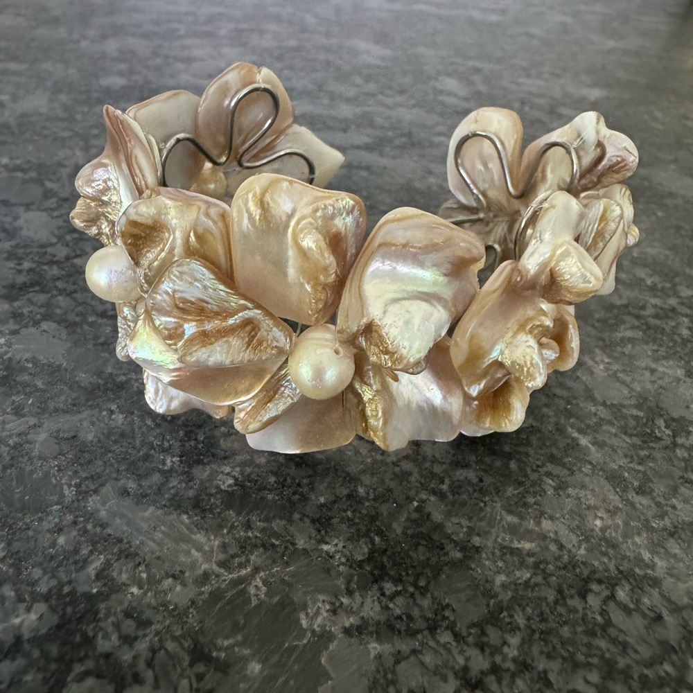 Cream and Gold Elegant Bracelet